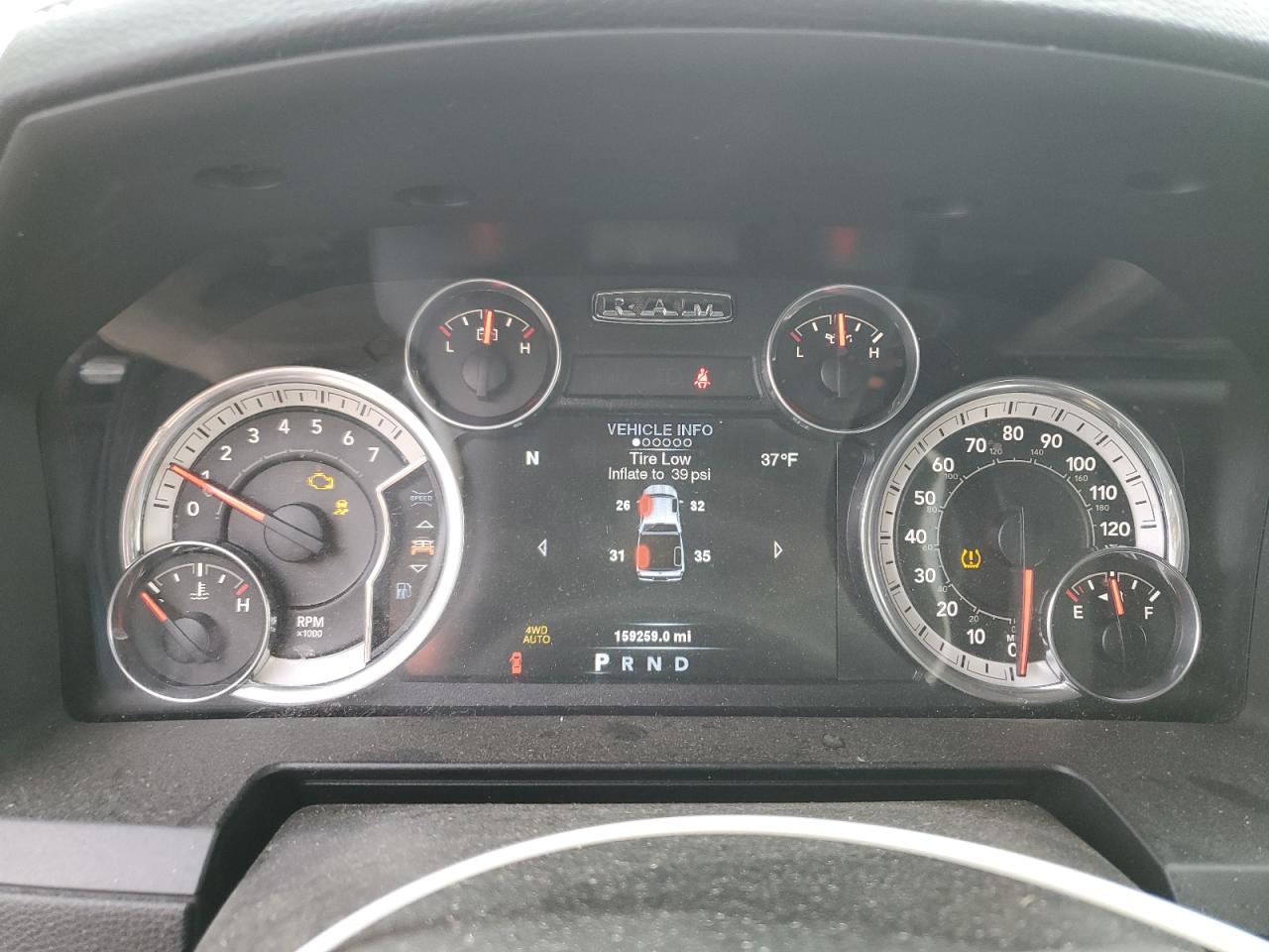 2014 RAM 1500 - Image 9