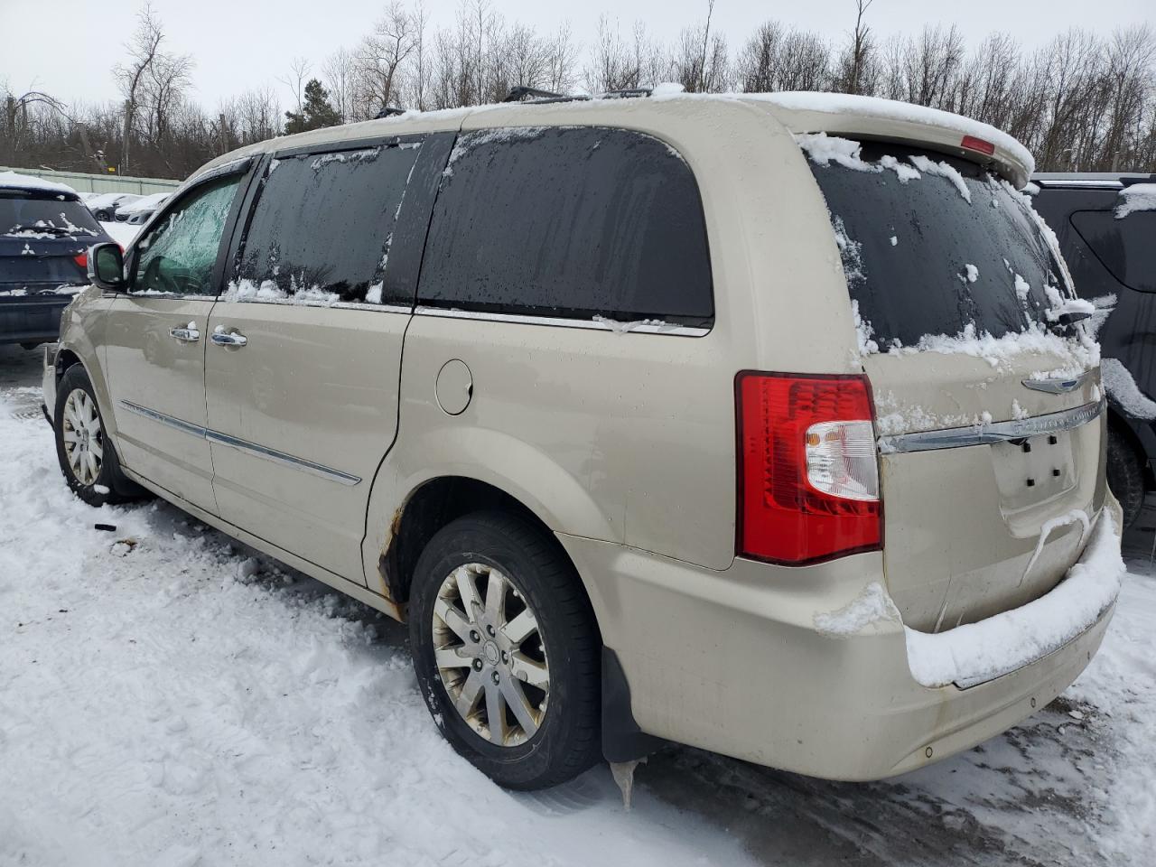 2012 Chrysler Town & Country - Image 2
