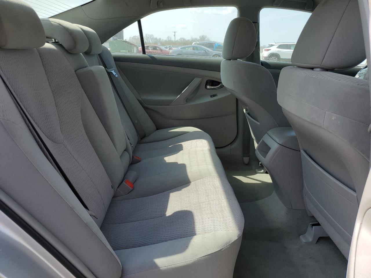 2011 Toyota Camry - Image 10