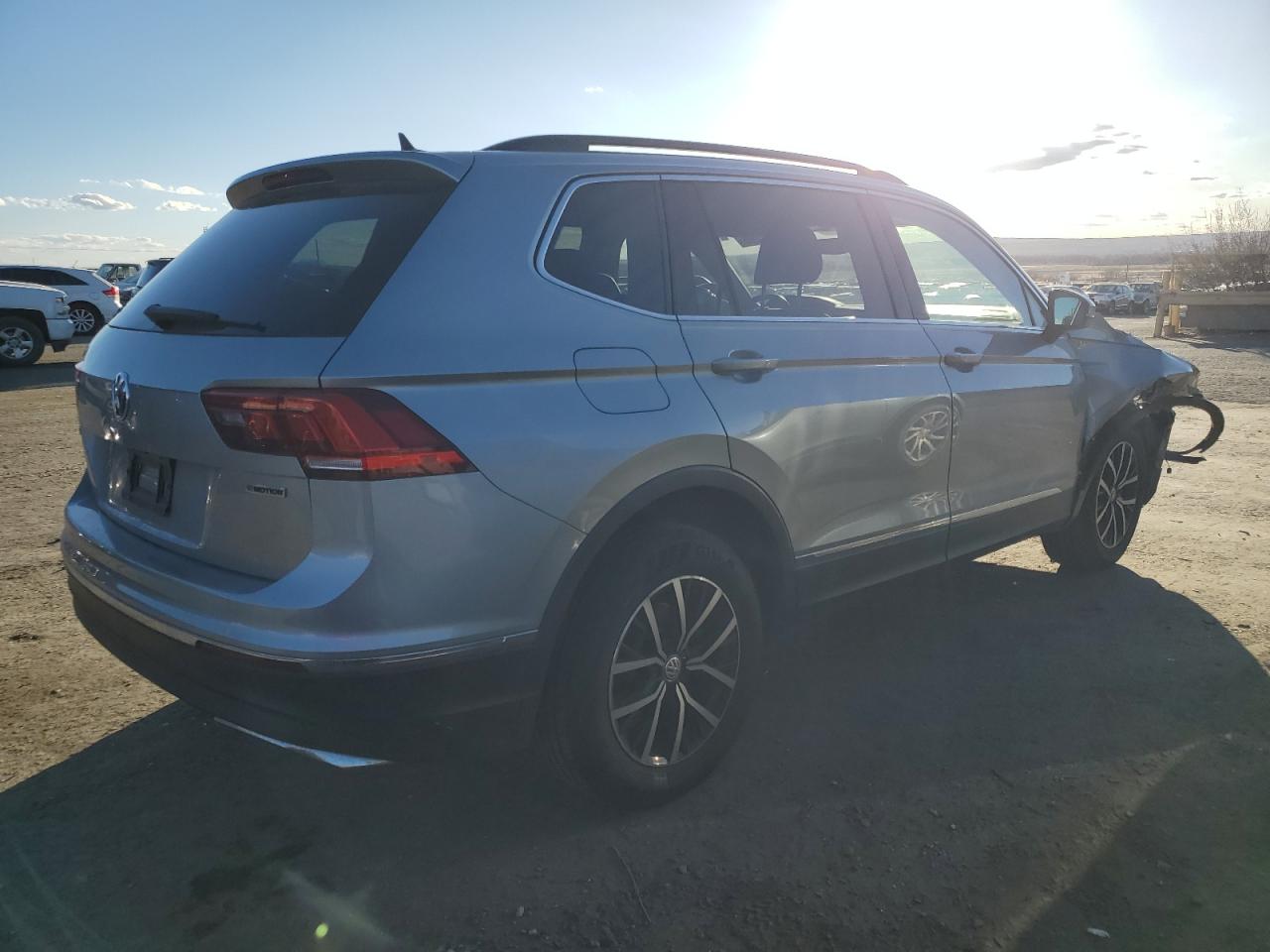 2021 Volkswagen Tiguan - Image 3