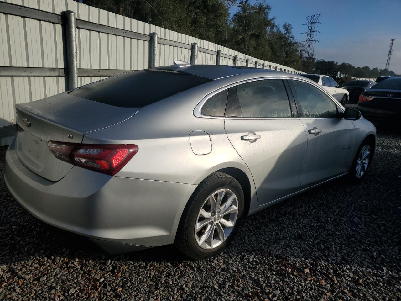 2019 Chevrolet Malibu - Image 3