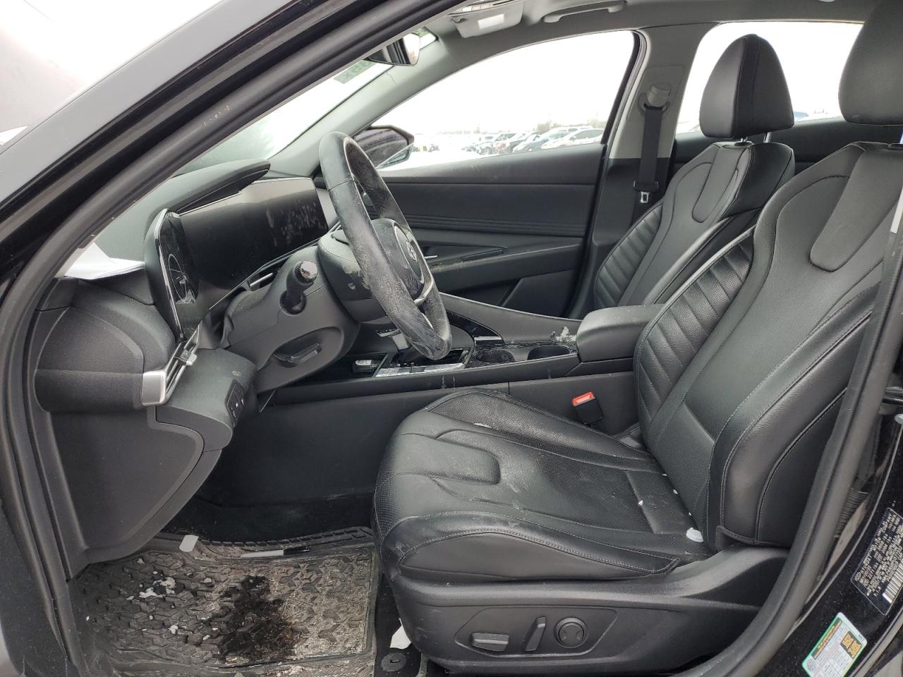 2023 Hyundai Elantra - Image 7