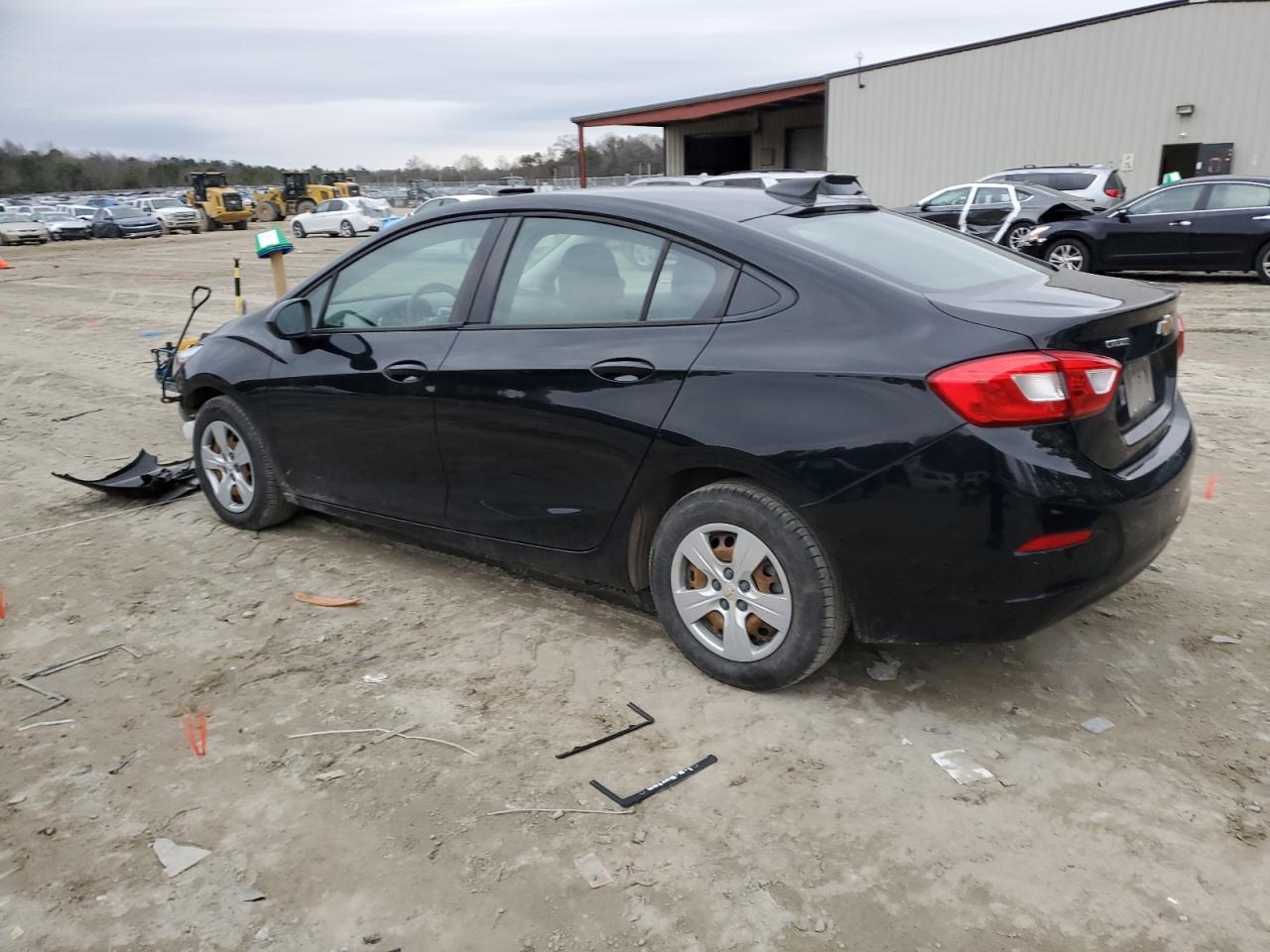 2018 Chevrolet Cruze - Image 2