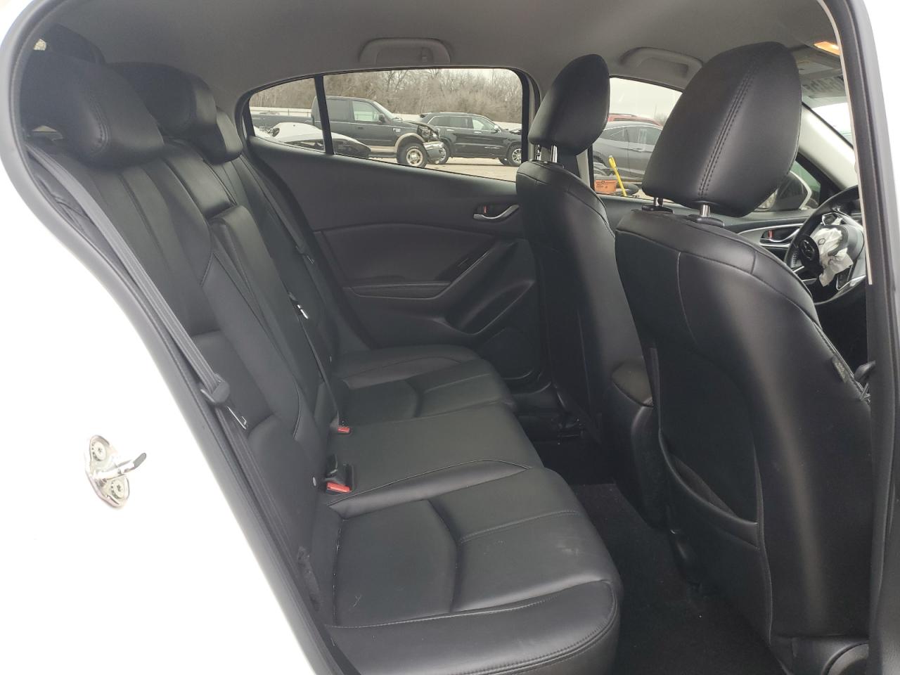 2017 Mazda 3 - Image 10