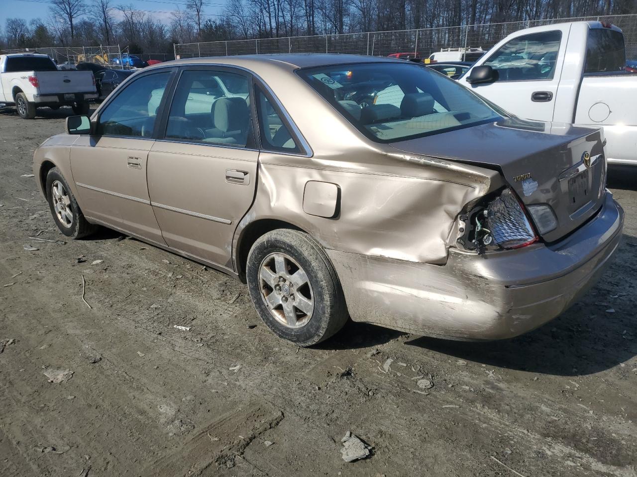 2001 Toyota Avalon - Image 2