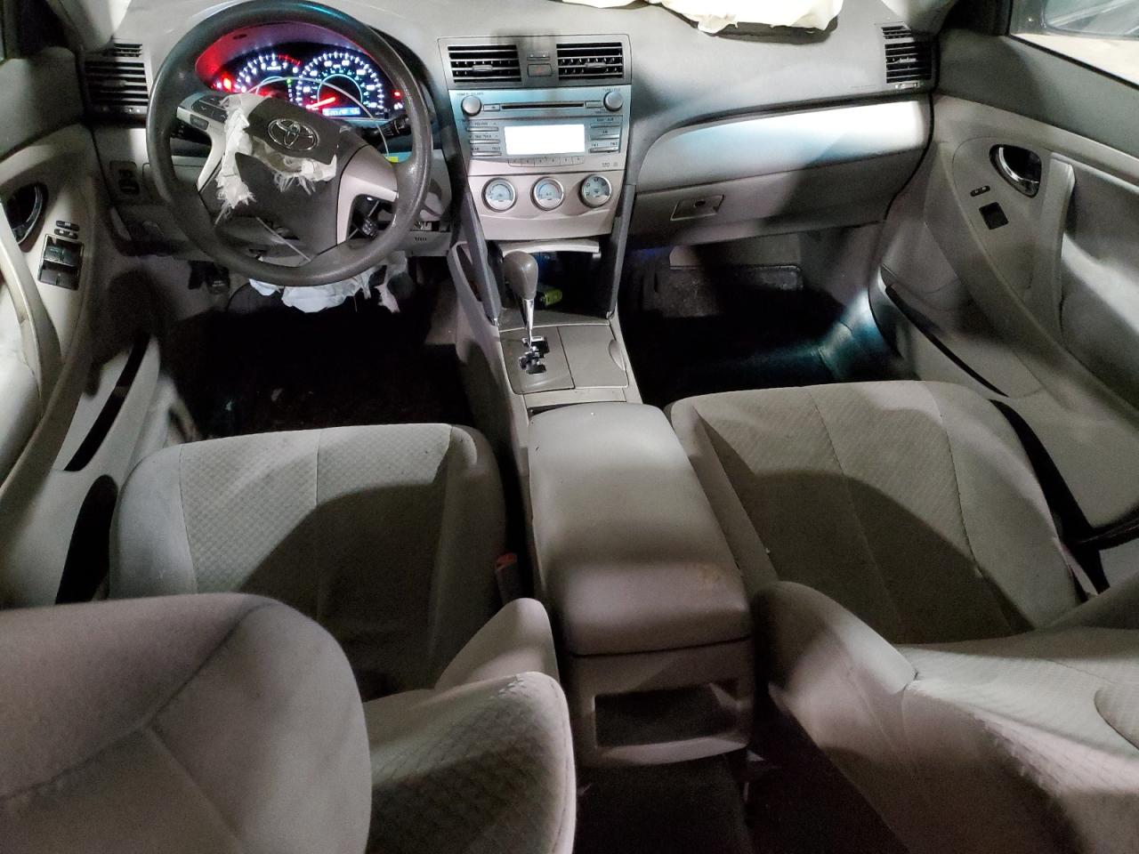 2009 Toyota Camry - Image 8