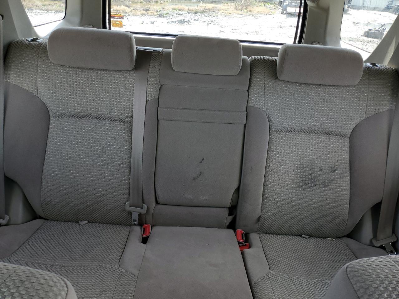 2004 Toyota 4Runner - Image 10