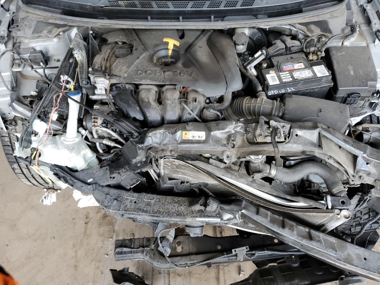 2013 Hyundai Elantra - Image 12