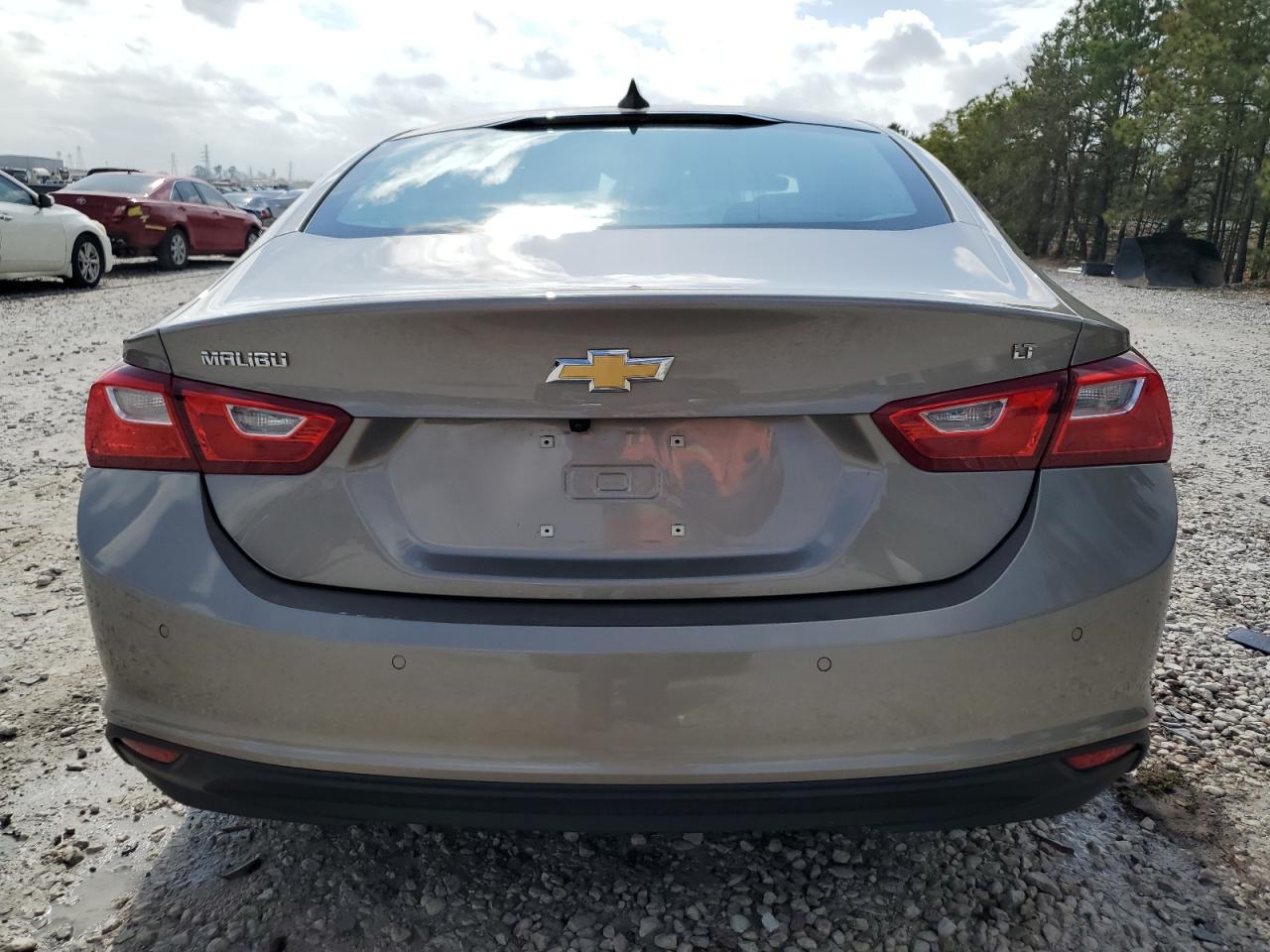 2023 Chevrolet Malibu - Image 6