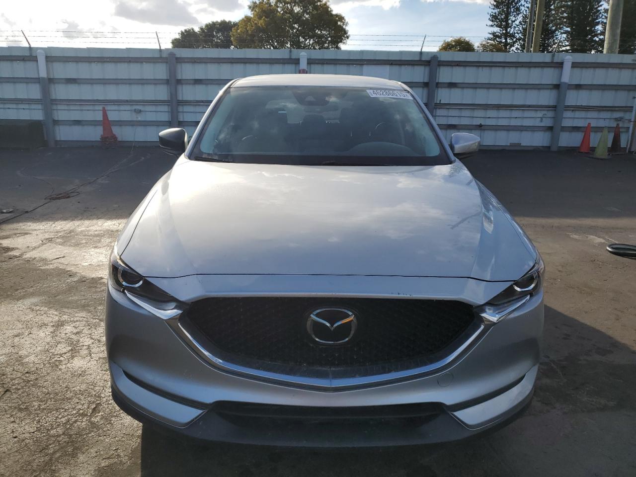 2021 Mazda CX-5 - Image 5