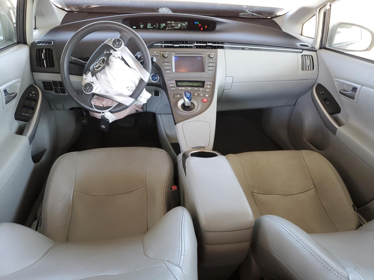2015 Toyota Prius - Image 8