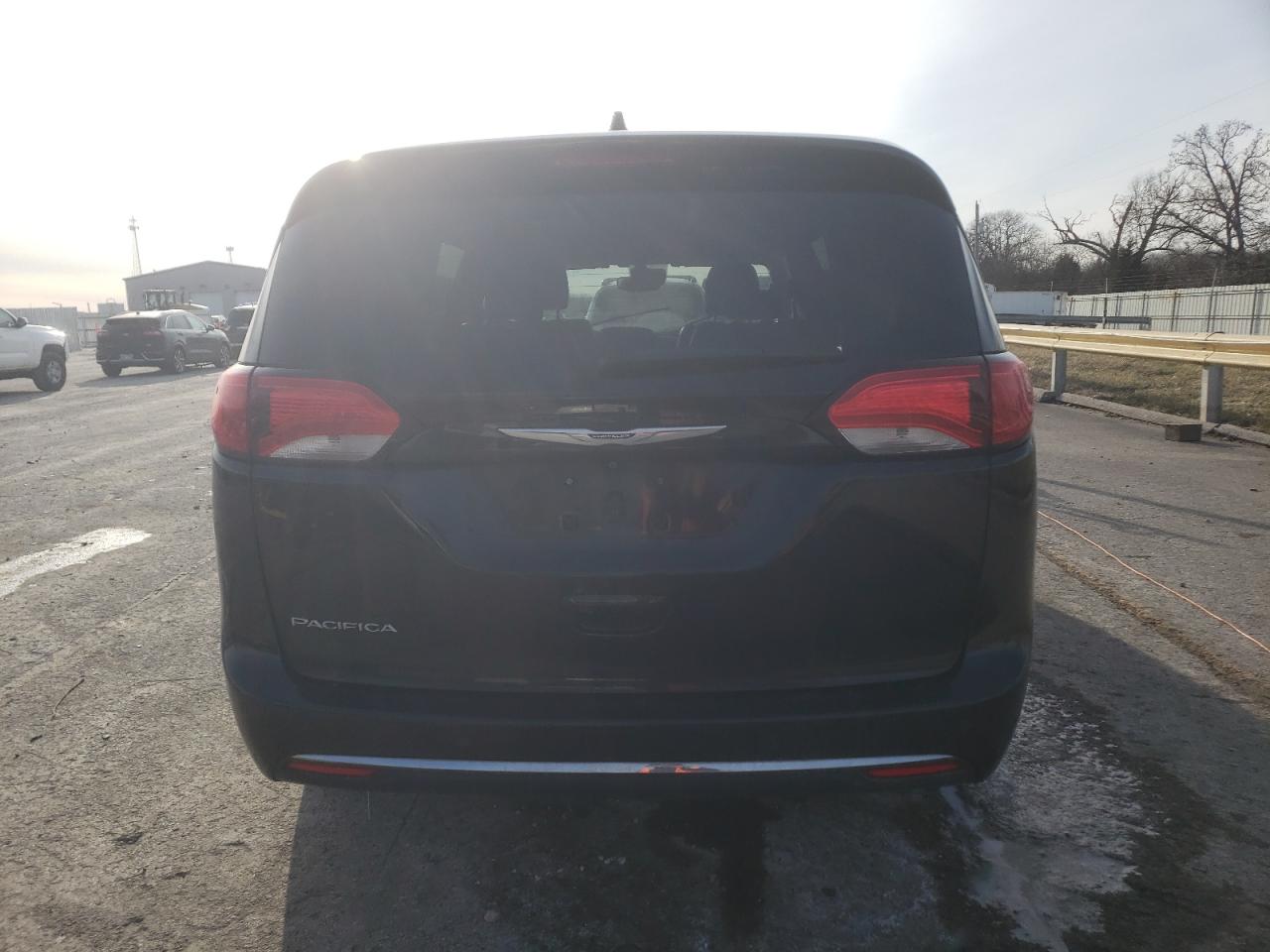2019 Chrysler Pacifica - Image 6