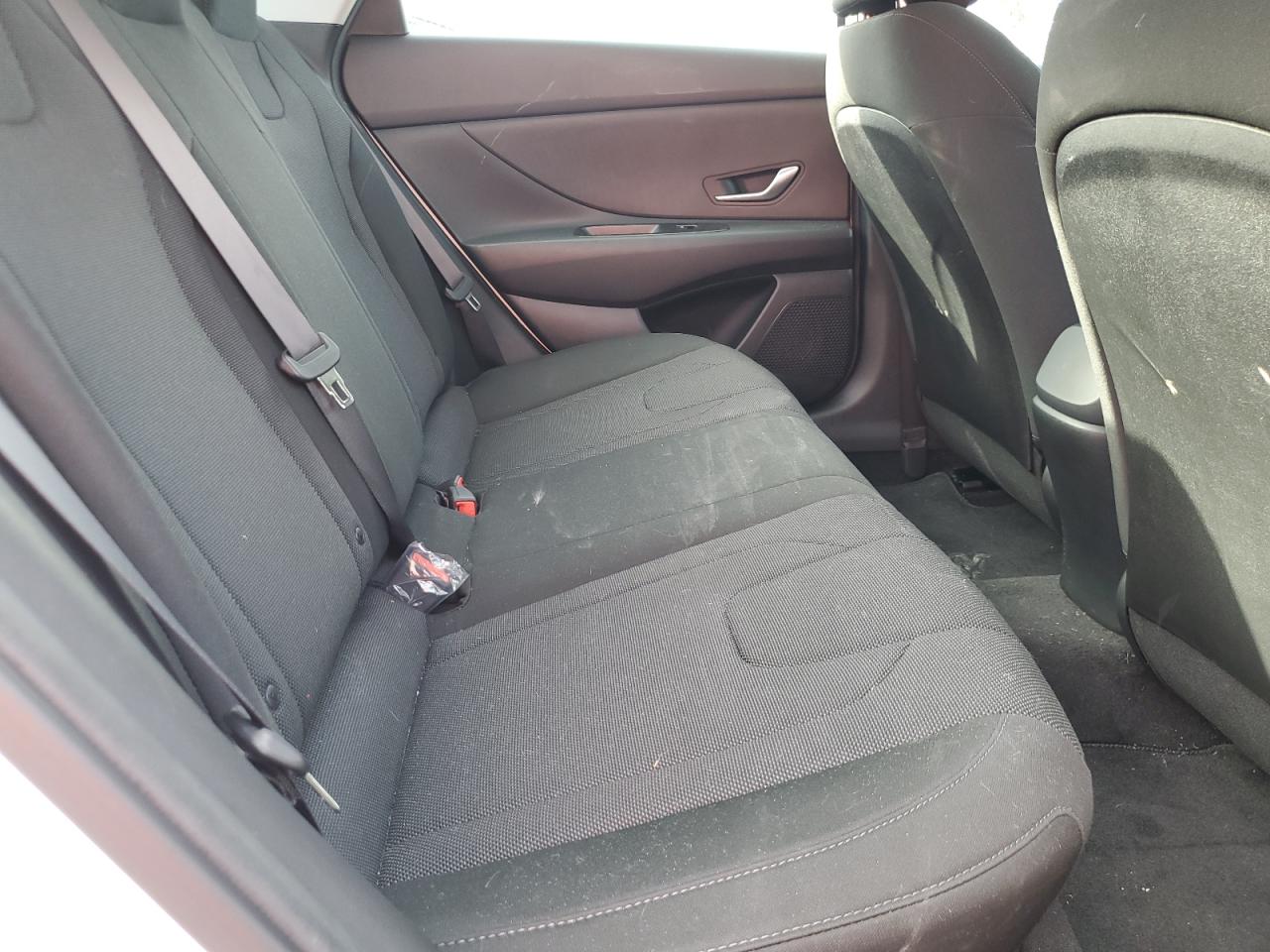 2021 Hyundai Elantra - Image 10