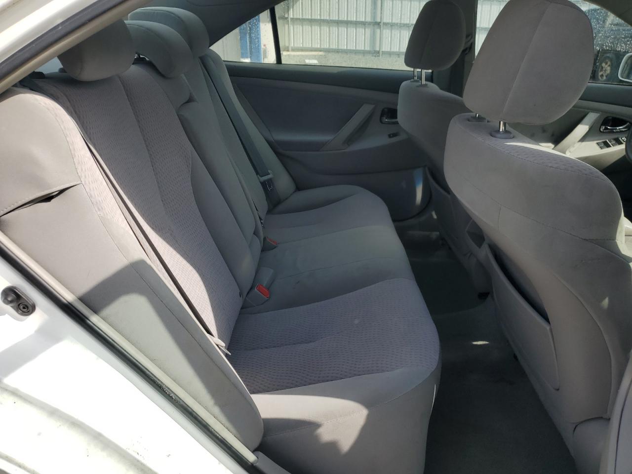 2011 Toyota Camry - Image 10