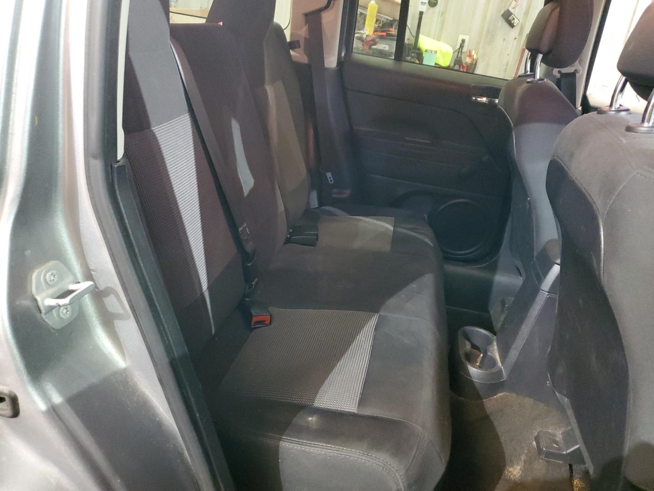 2015 Jeep Liberty (Patriot) - Image 11