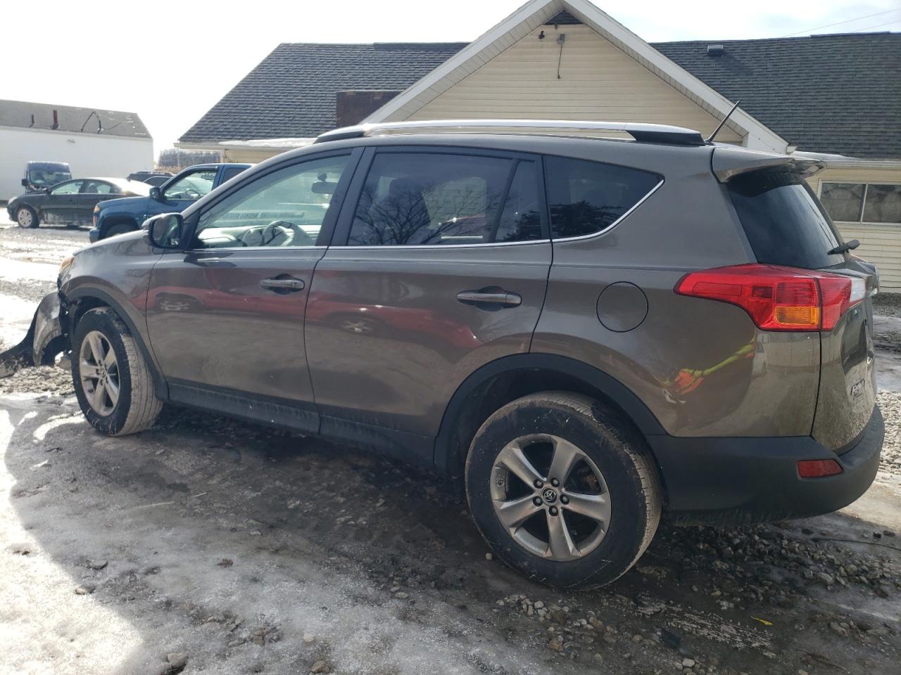2015 Toyota RAV 4 - Image 2
