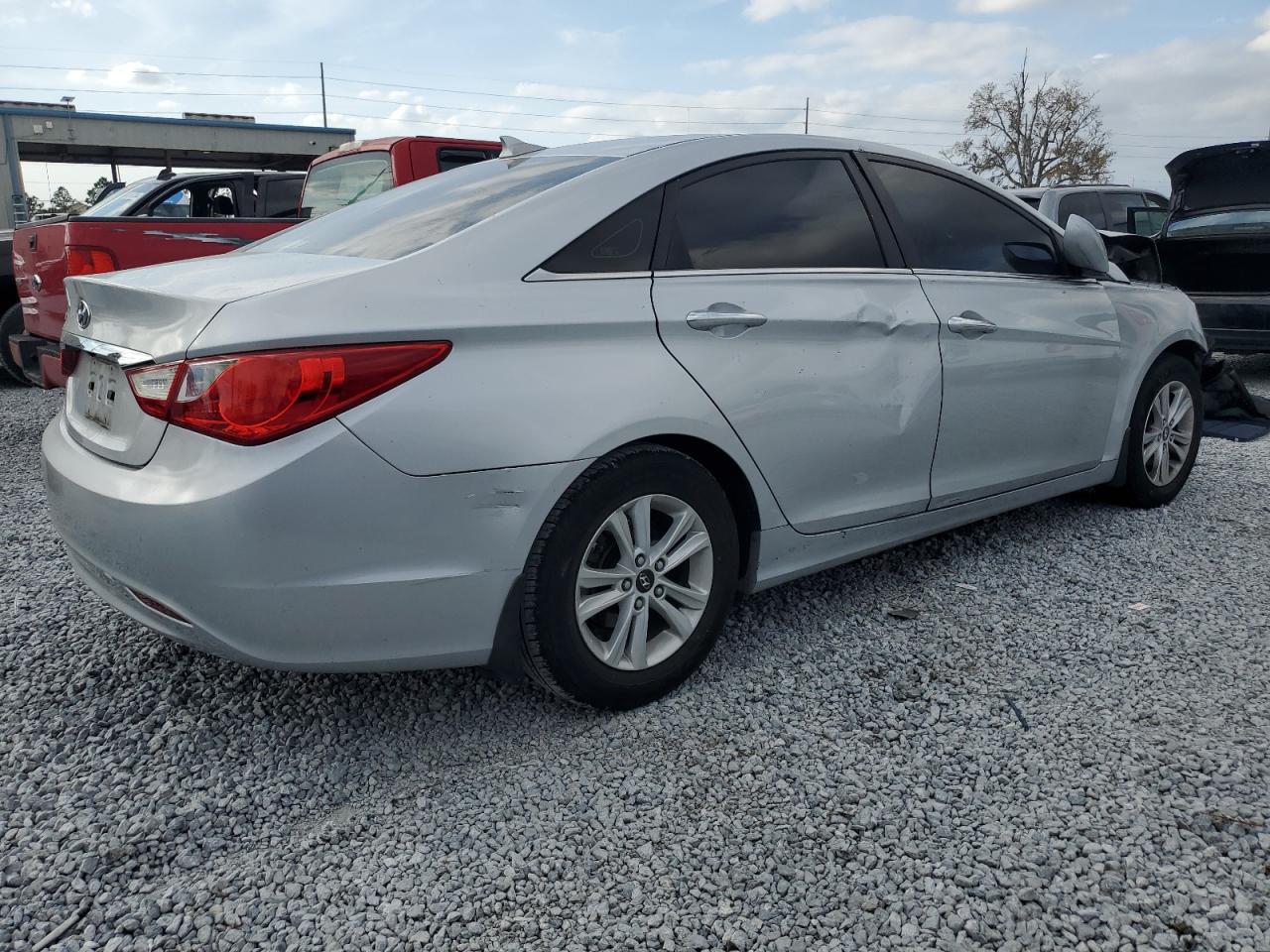 2013 Hyundai Sonata - Image 3