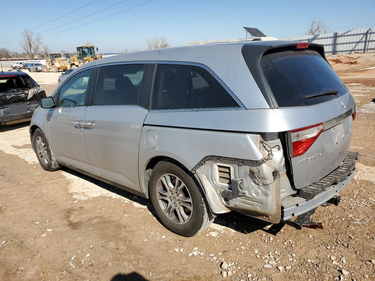 2011 Honda Odyssey - Image 2