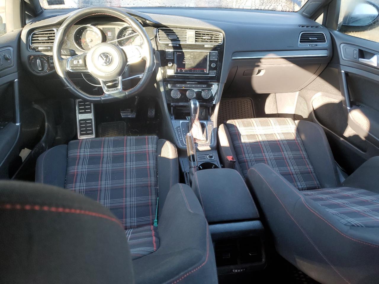 2018 Volkswagen GTI - Image 8