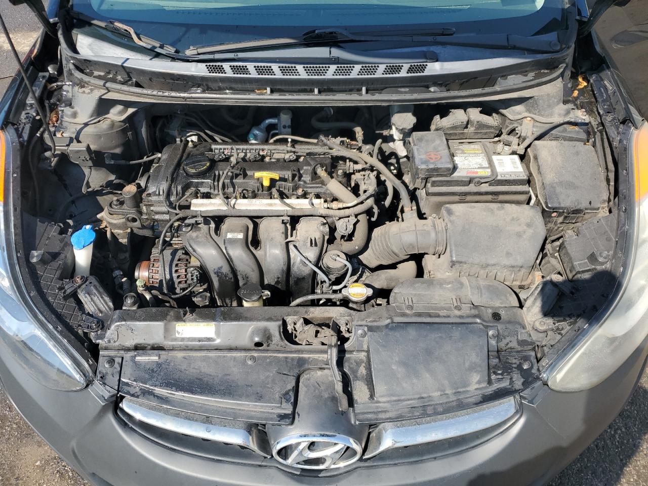 2012 Hyundai Elantra - Image 11