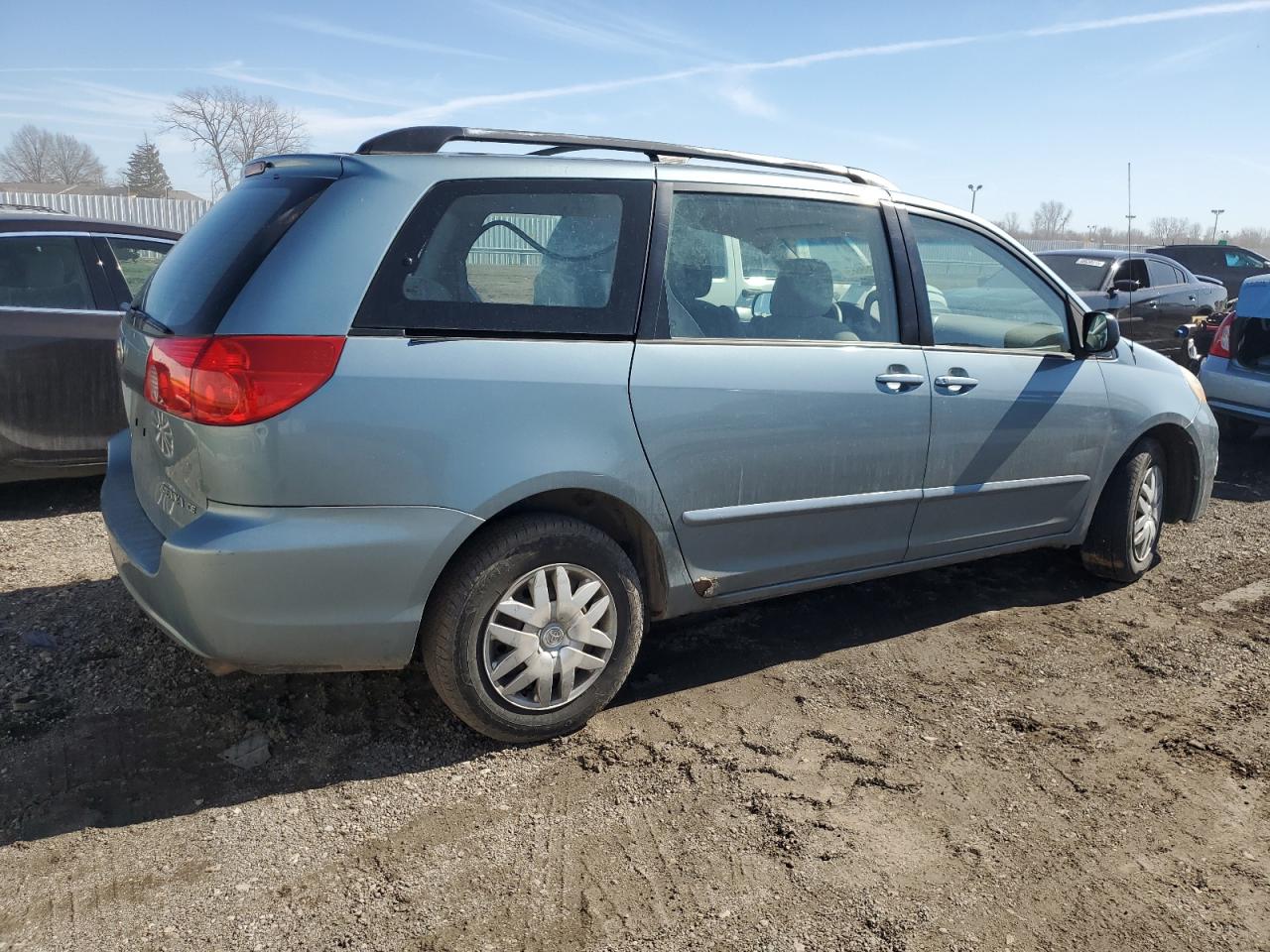 2009 Toyota Sienna - Image 3