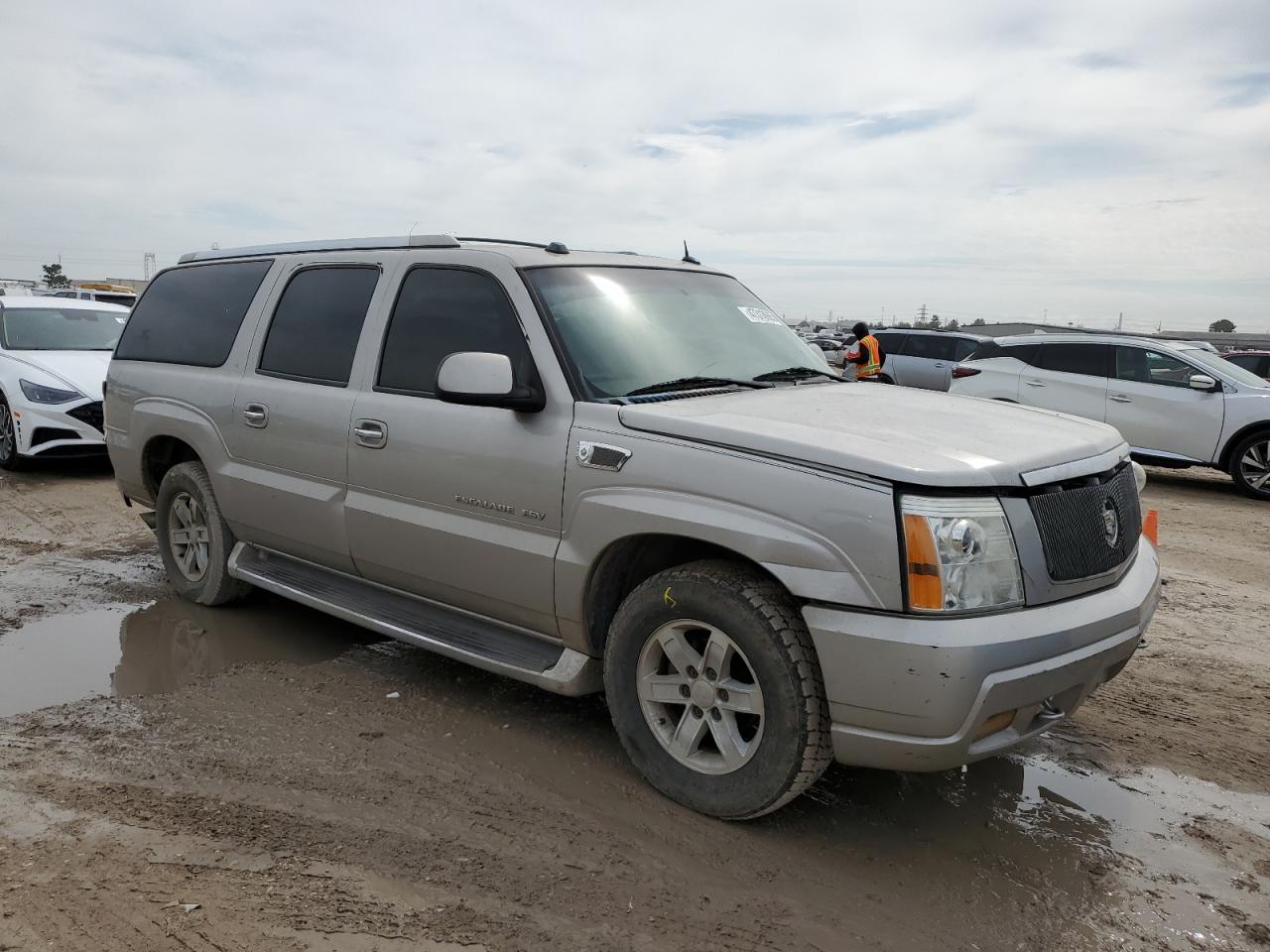 2004 Cadillac Escalade - Image 4