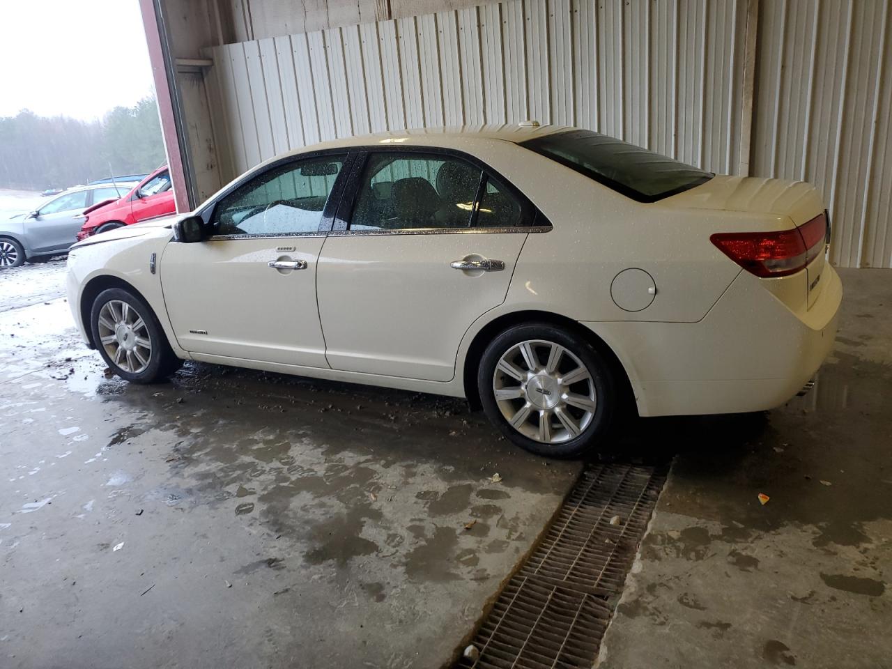2012 Lincoln MKZ - Image 2