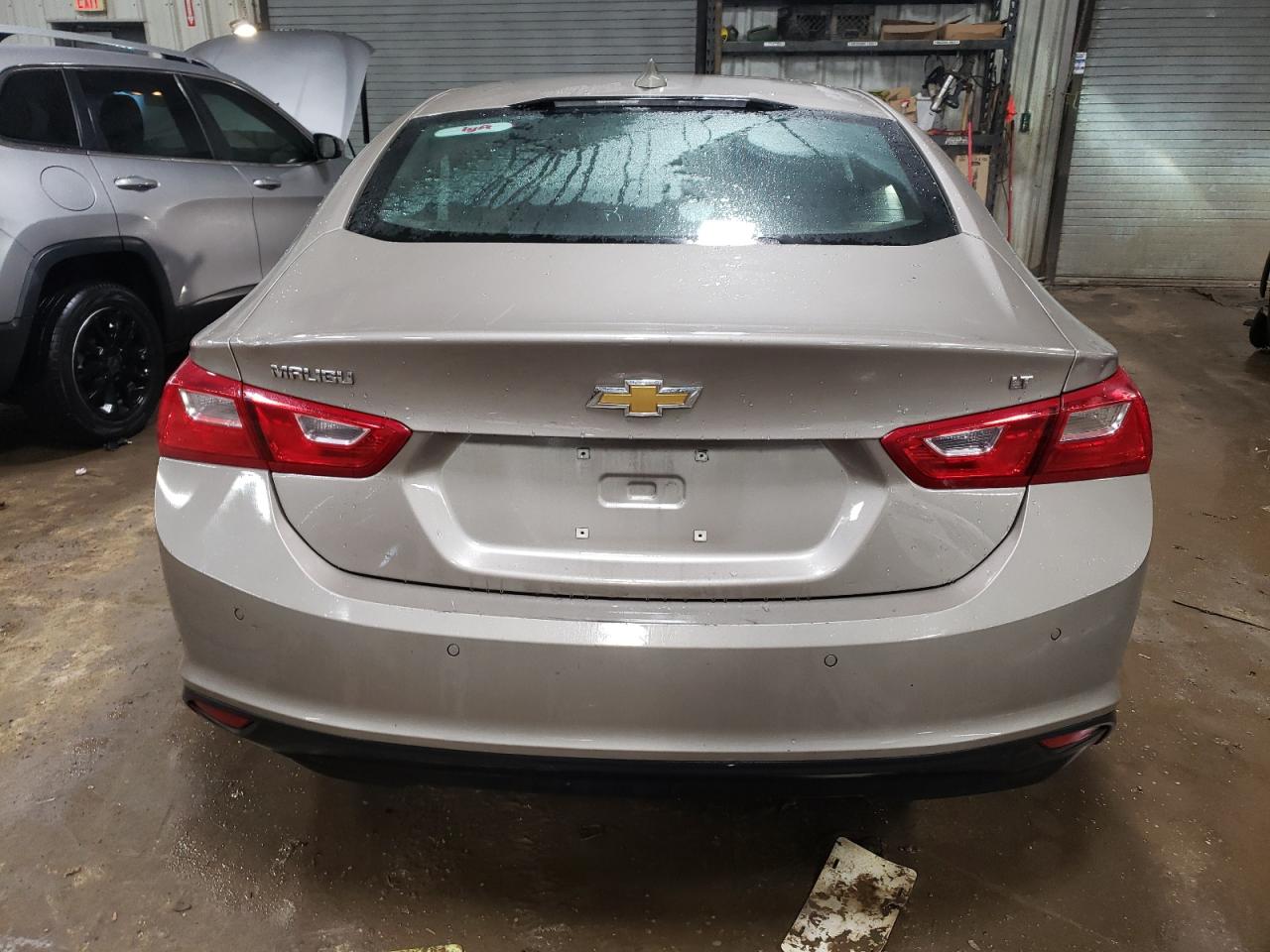 2023 Chevrolet Malibu - Image 6