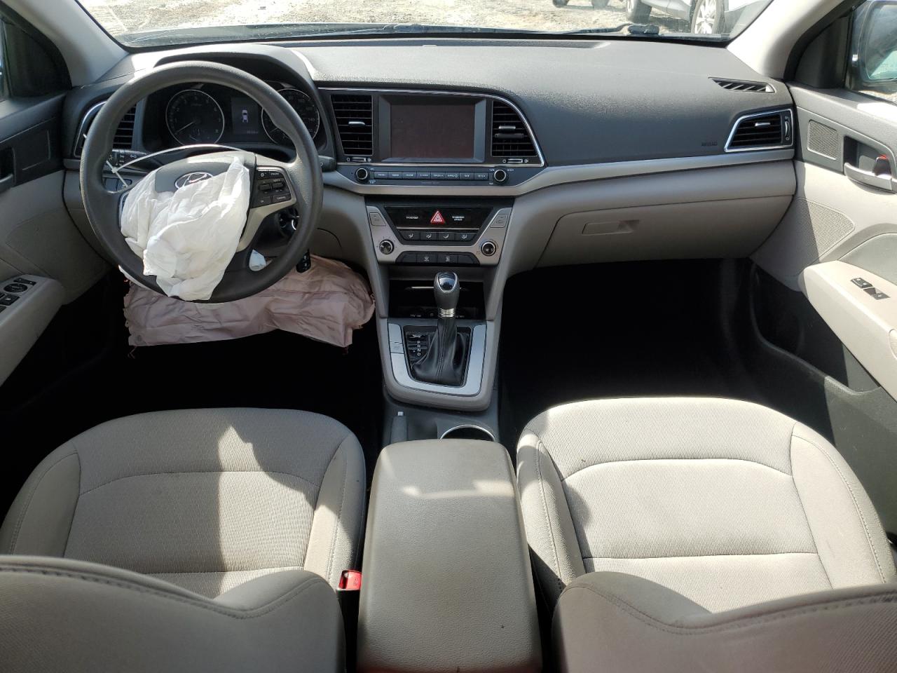 2018 Hyundai Elantra - Image 8