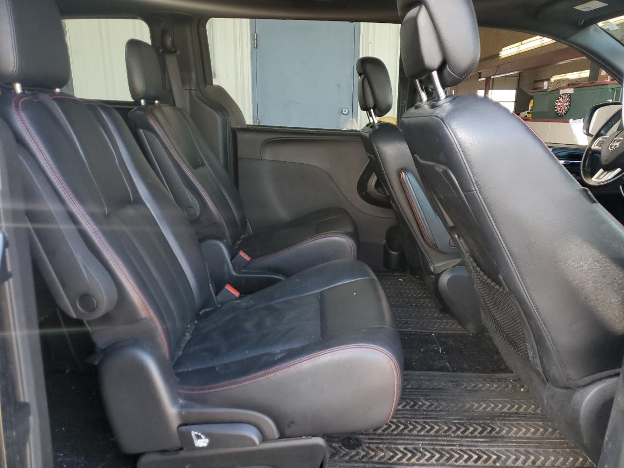 2019 Dodge Caravan - Image 12