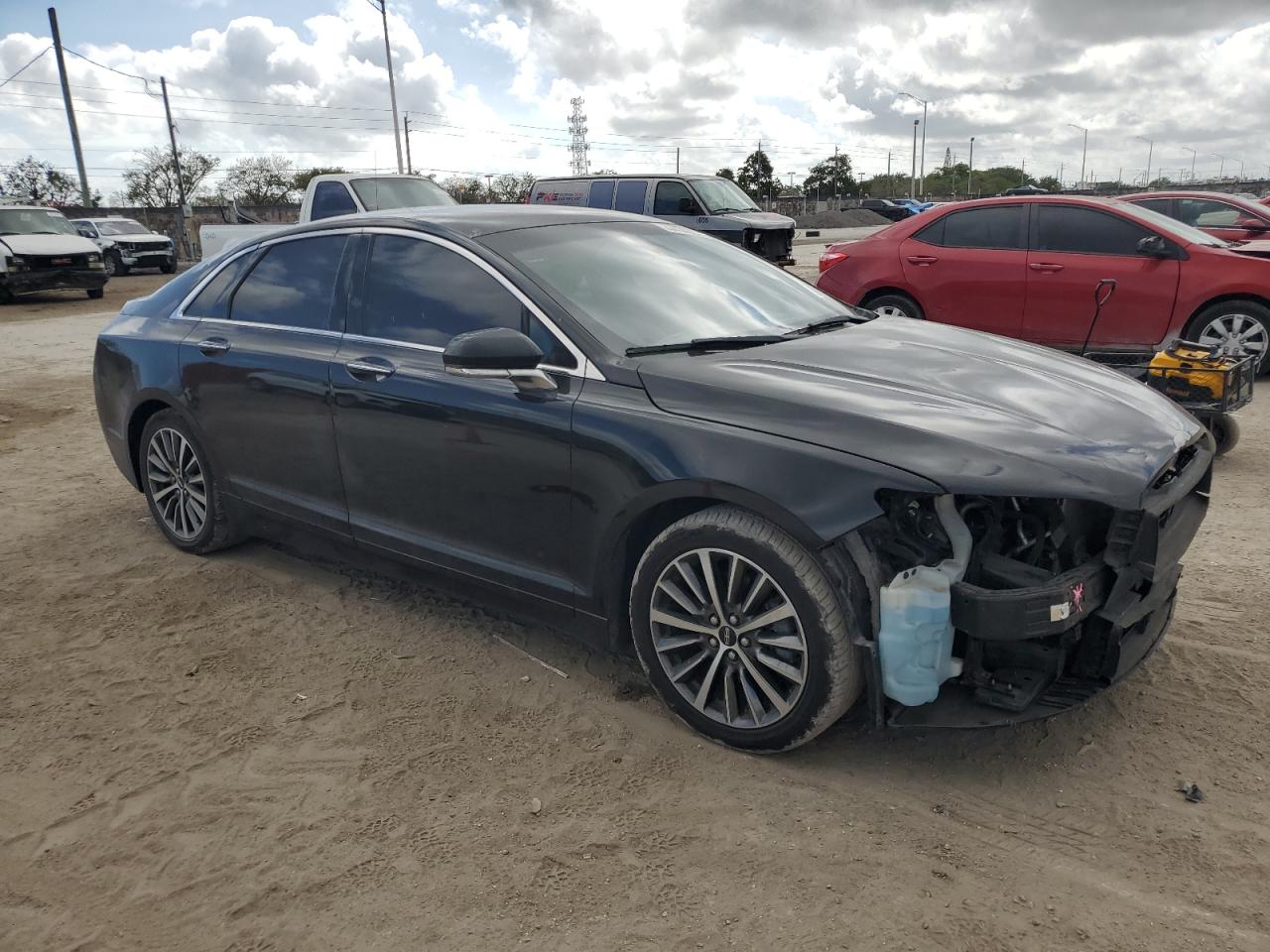 2019 Lincoln MKZ - Image 4