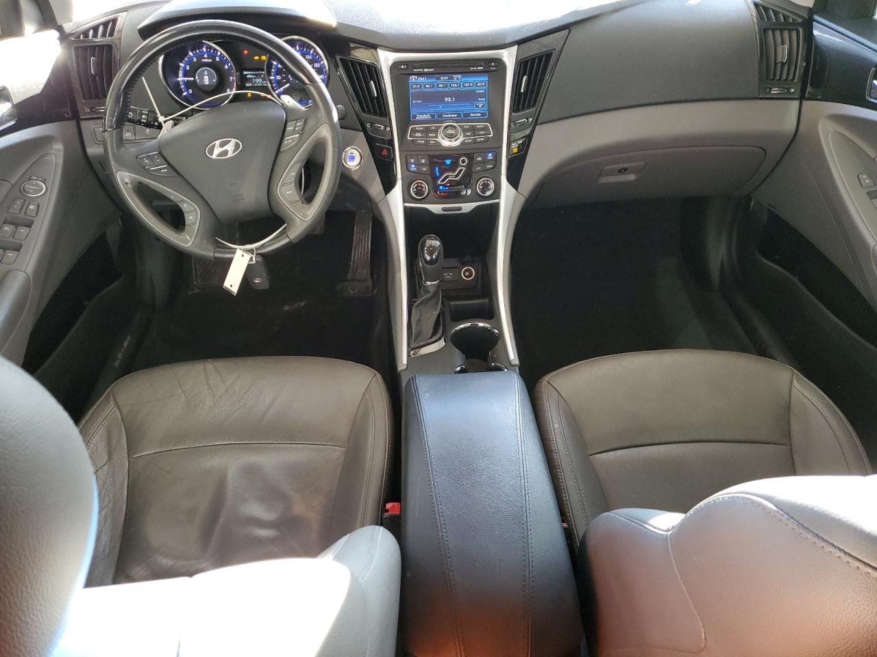 2011 Hyundai Sonata - Image 8