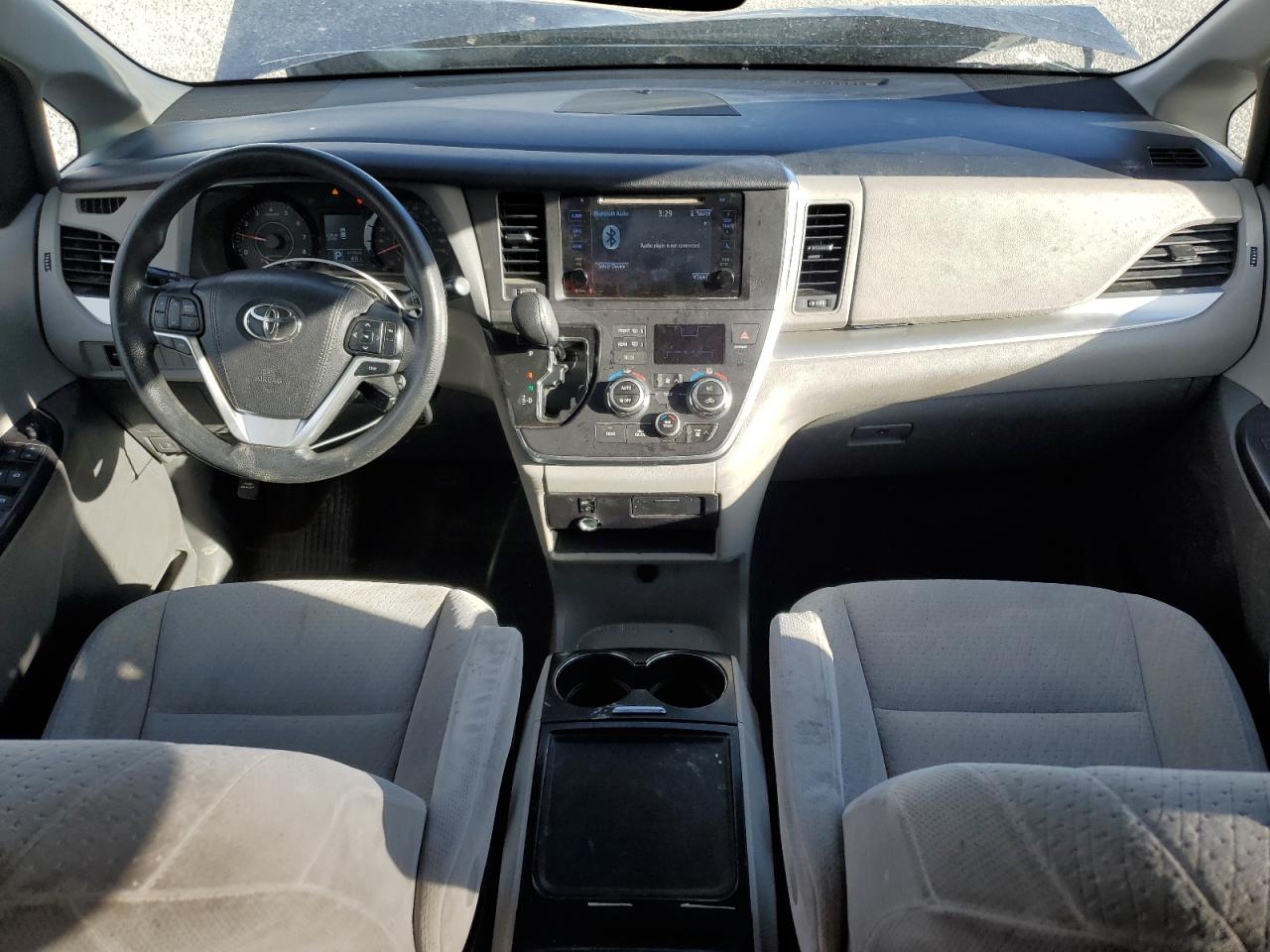2015 Toyota Sienna - Image 8