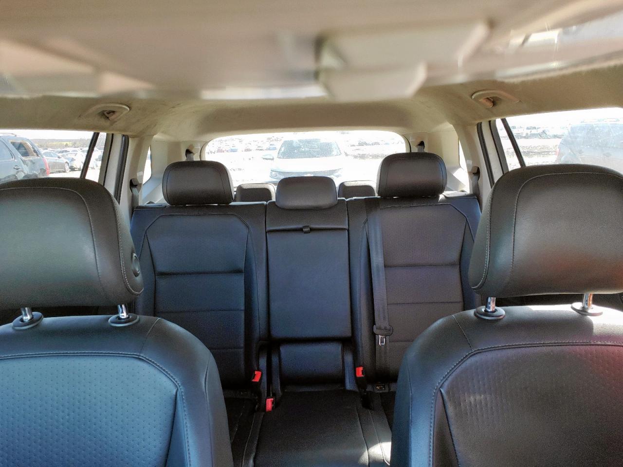 2018 Volkswagen Tiguan - Image 10