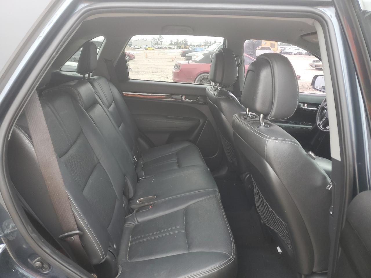 2011 Kia Sorento - Image 11