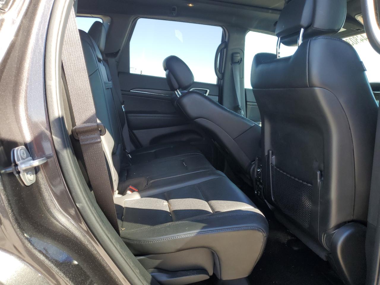 2019 Jeep Grand Cherokee - Image 12