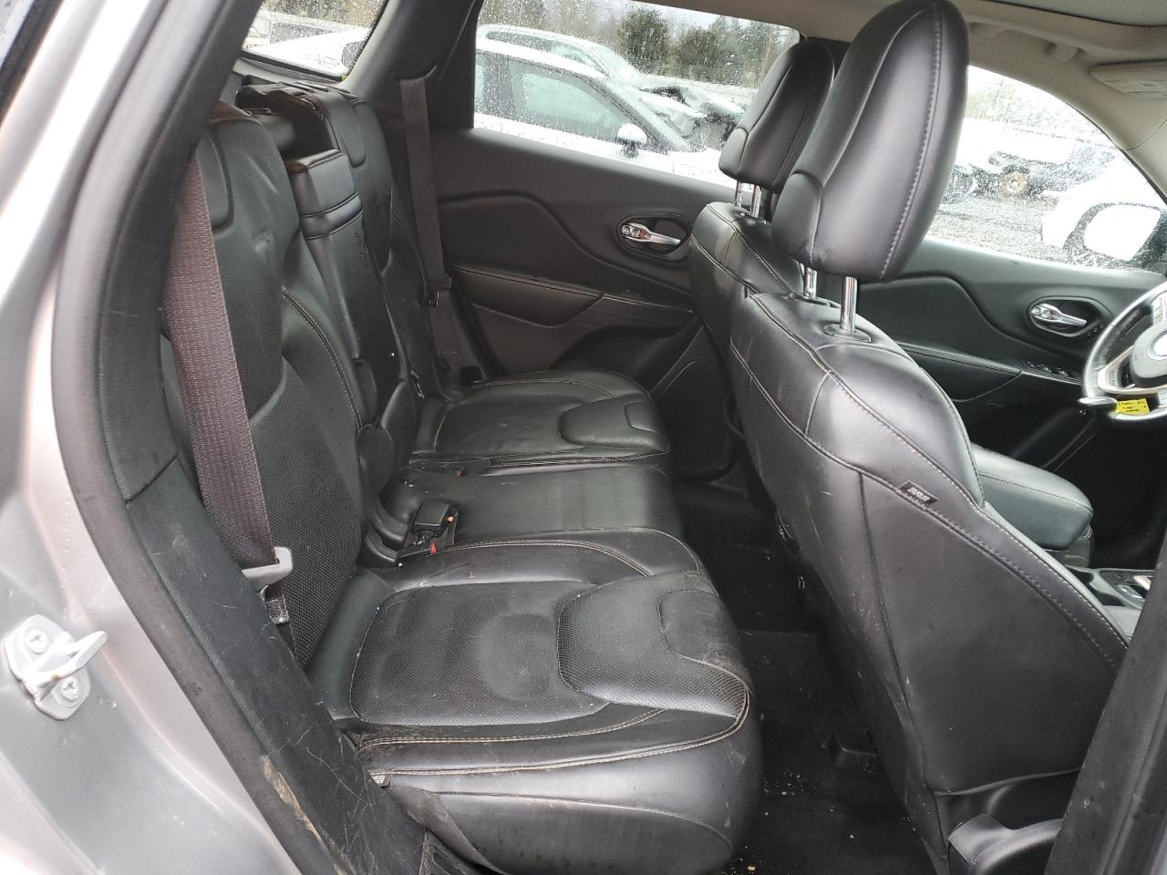 2015 Jeep Grand Cherokee - Image 10