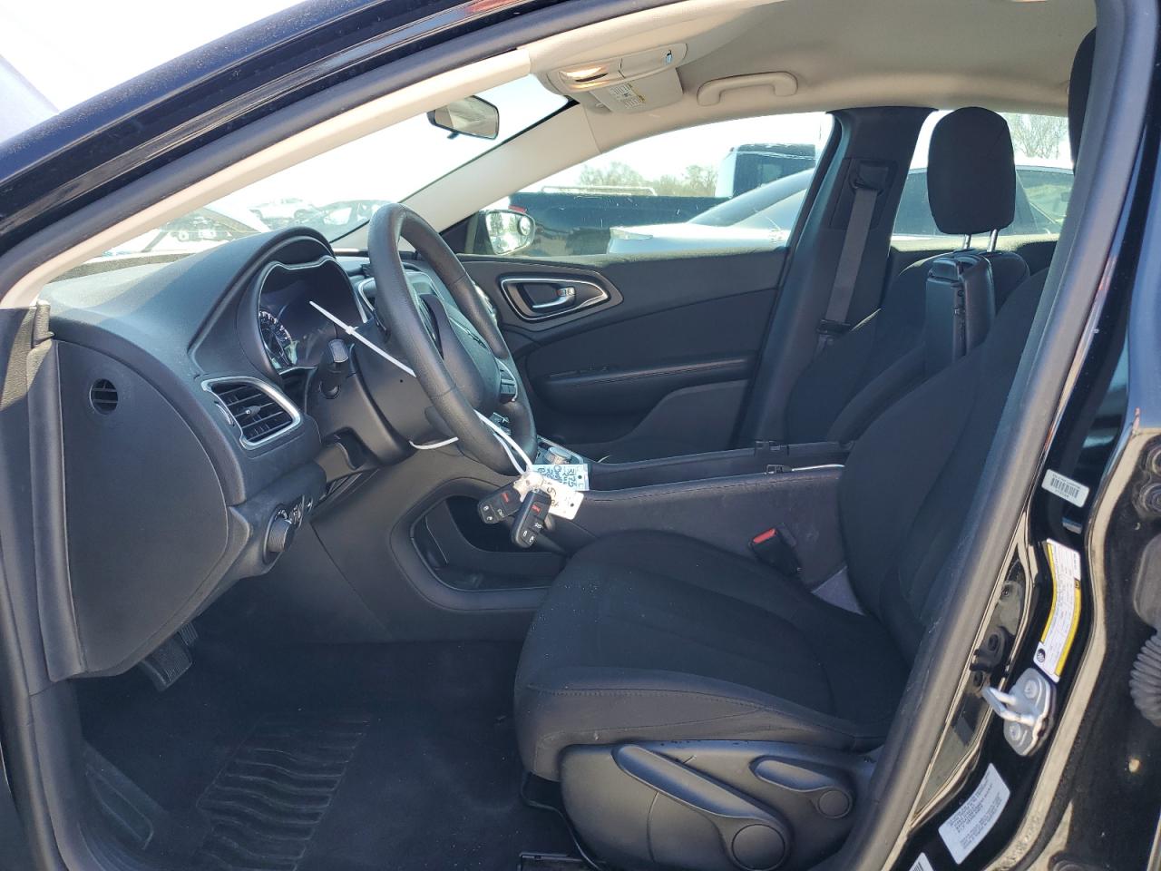 2016 Chrysler 200 - Image 7