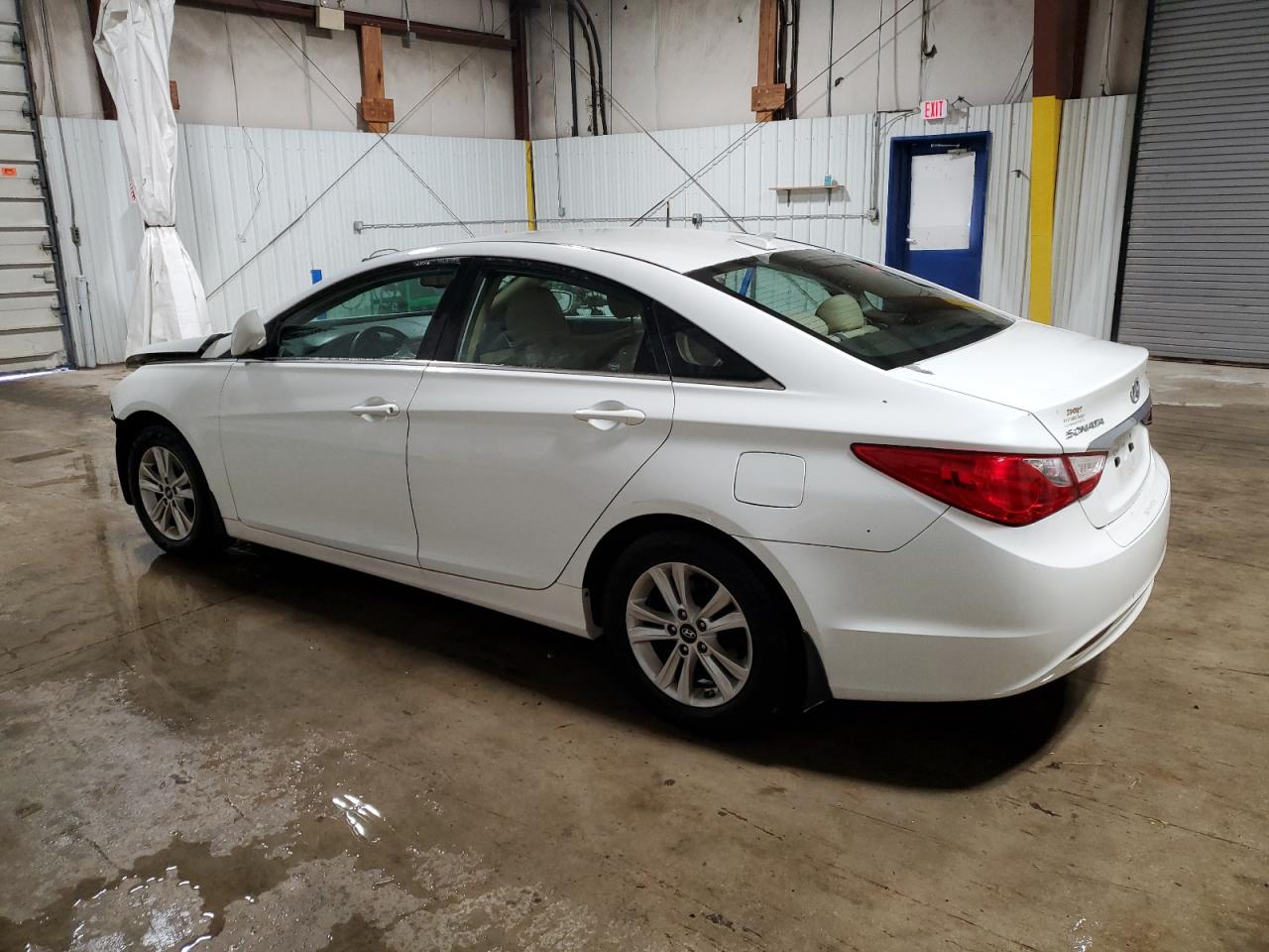 2012 Hyundai Sonata - Image 2