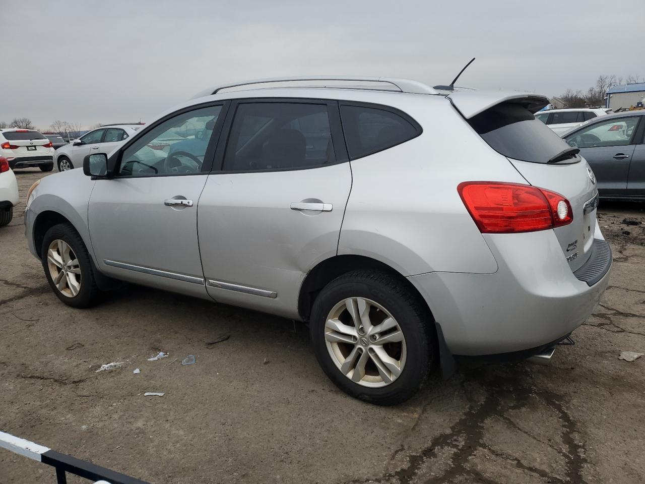 2012 Nissan Rogue - Image 2