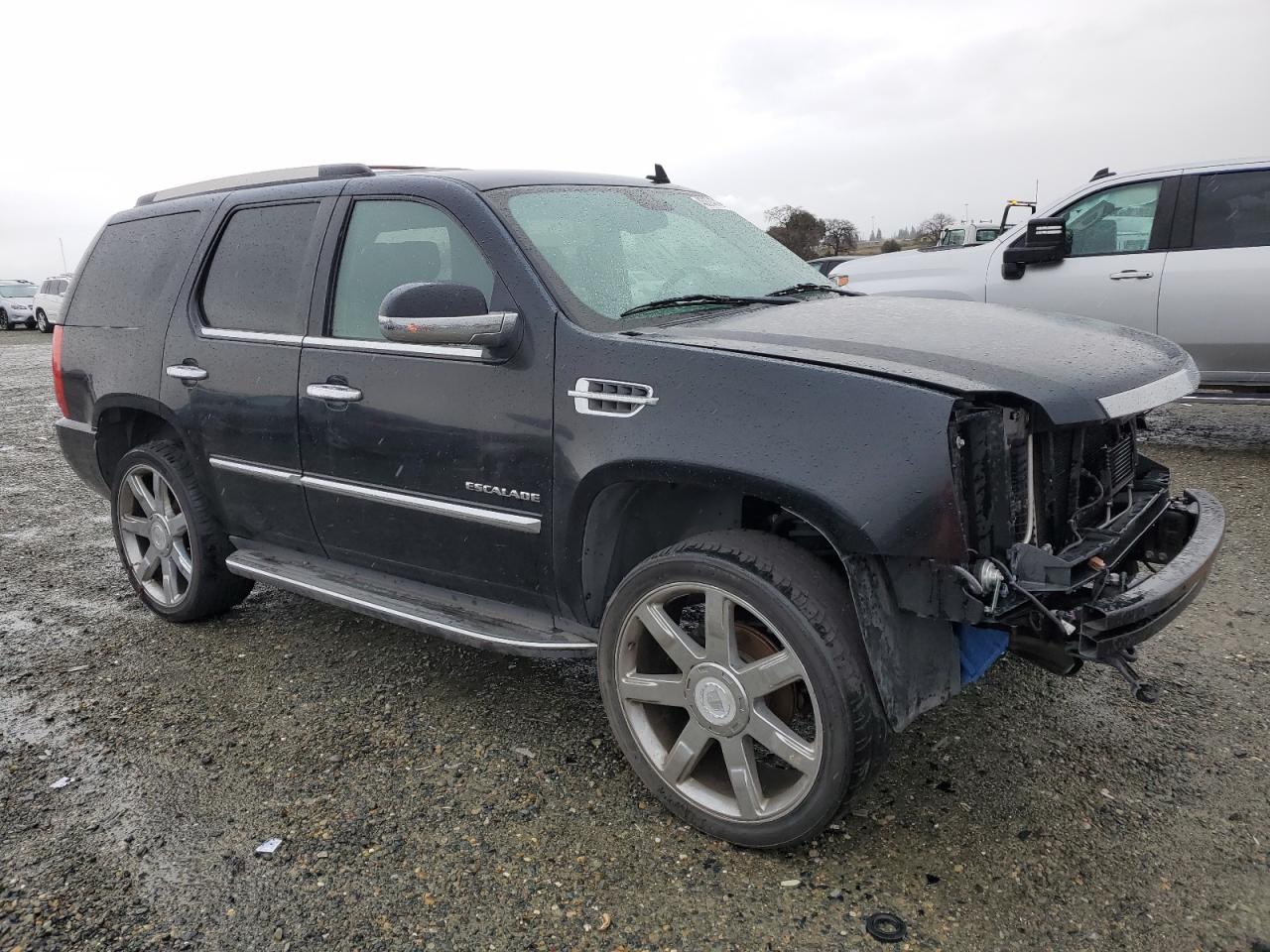 2011 Cadillac Escalade - Image 4