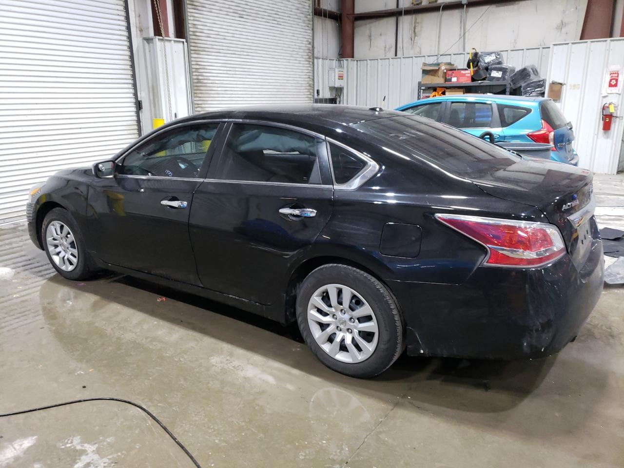 2015 Nissan Altima - Image 2