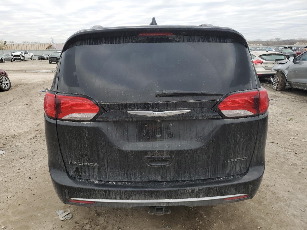2017 Chrysler Pacifica - Image 6