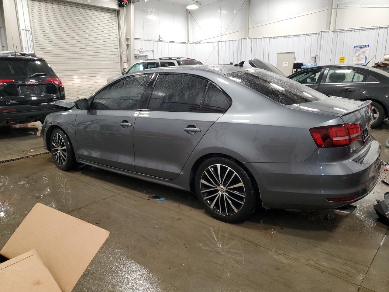 2016 Volkswagen Jetta - Image 2