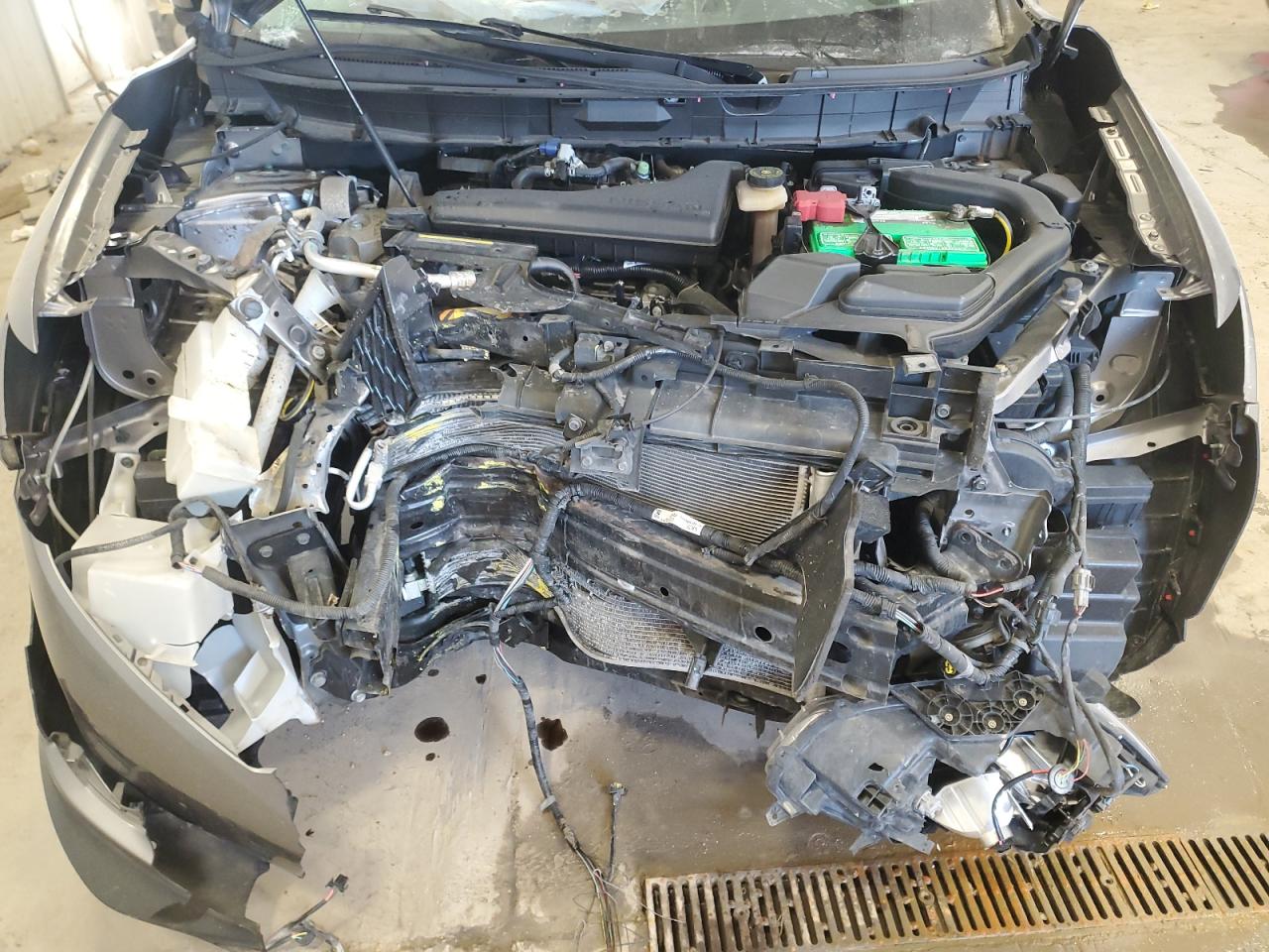 KNMAT2MV3GP687988 NISSAN ROGUE 2016