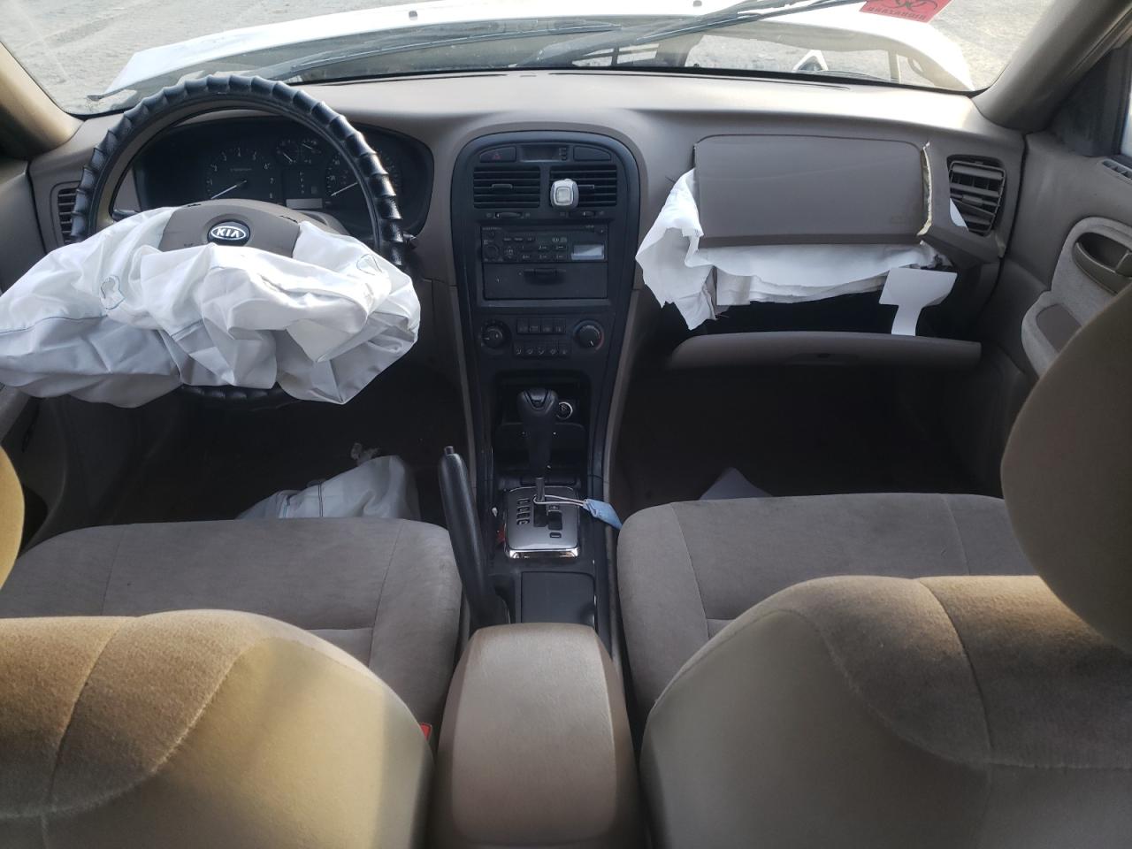 2004 Kia Optima - Image 8