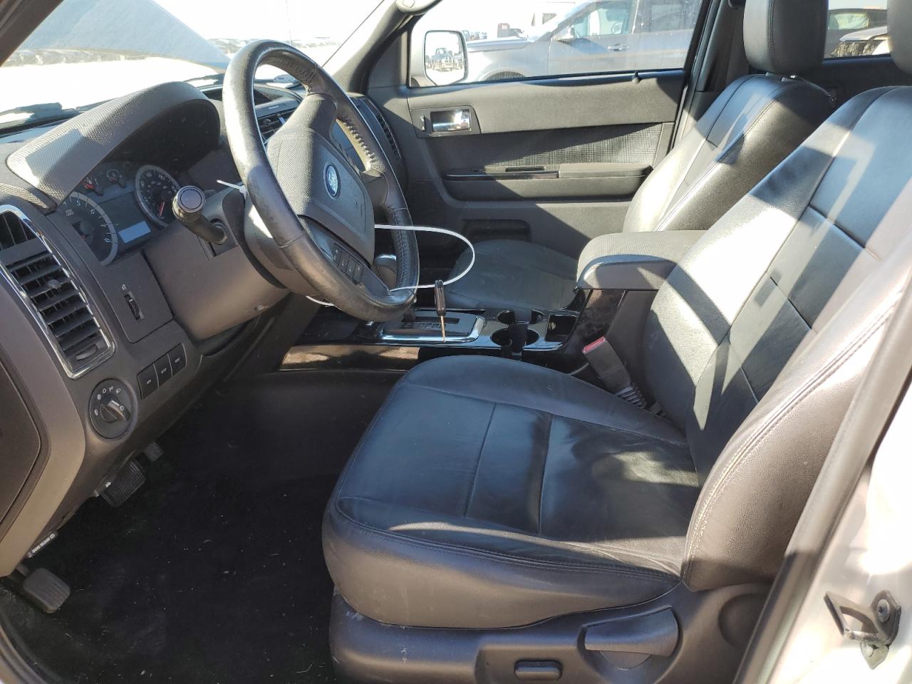 2010 Ford Escape - Image 7