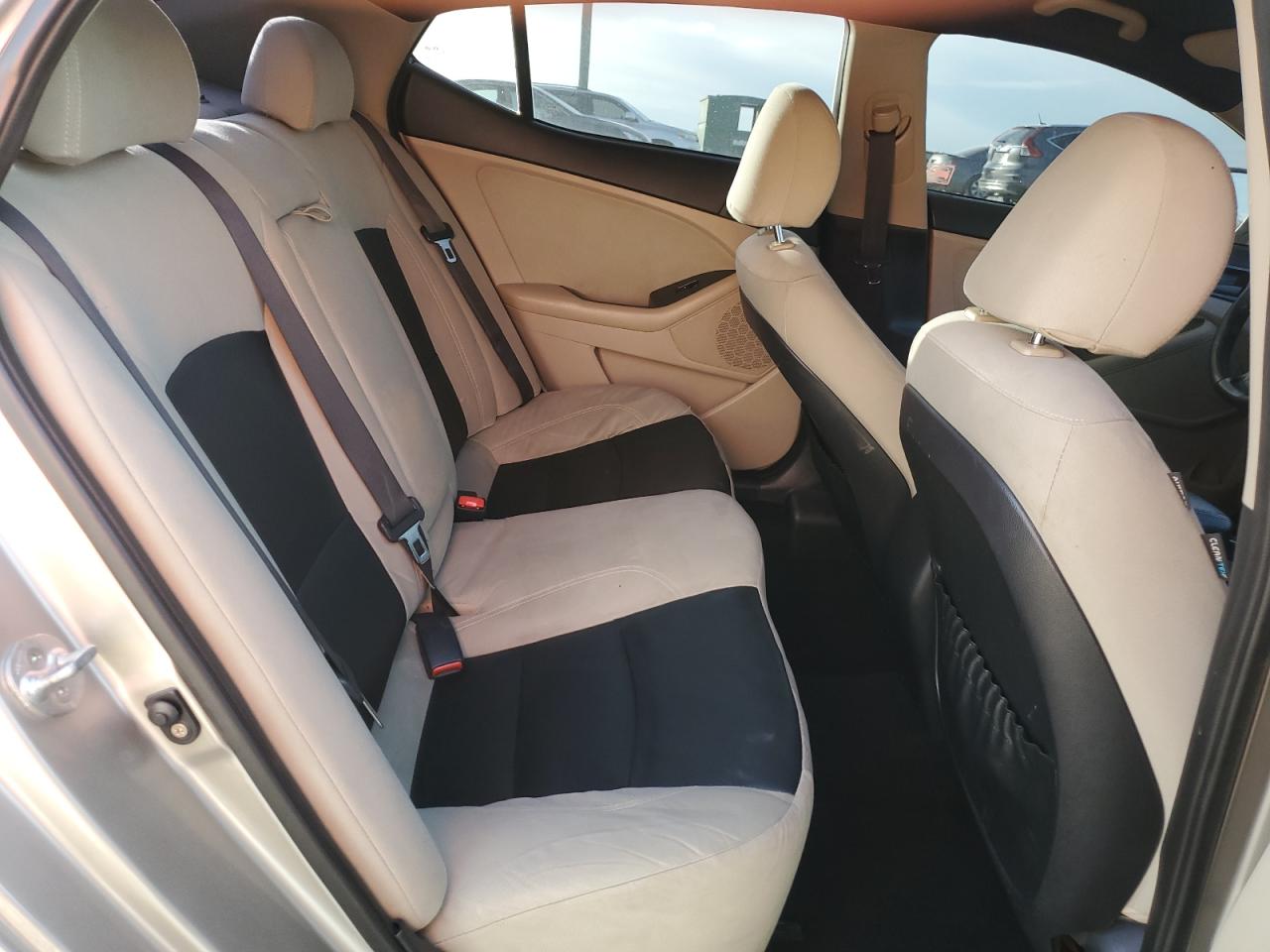 2015 Kia Optima - Image 11
