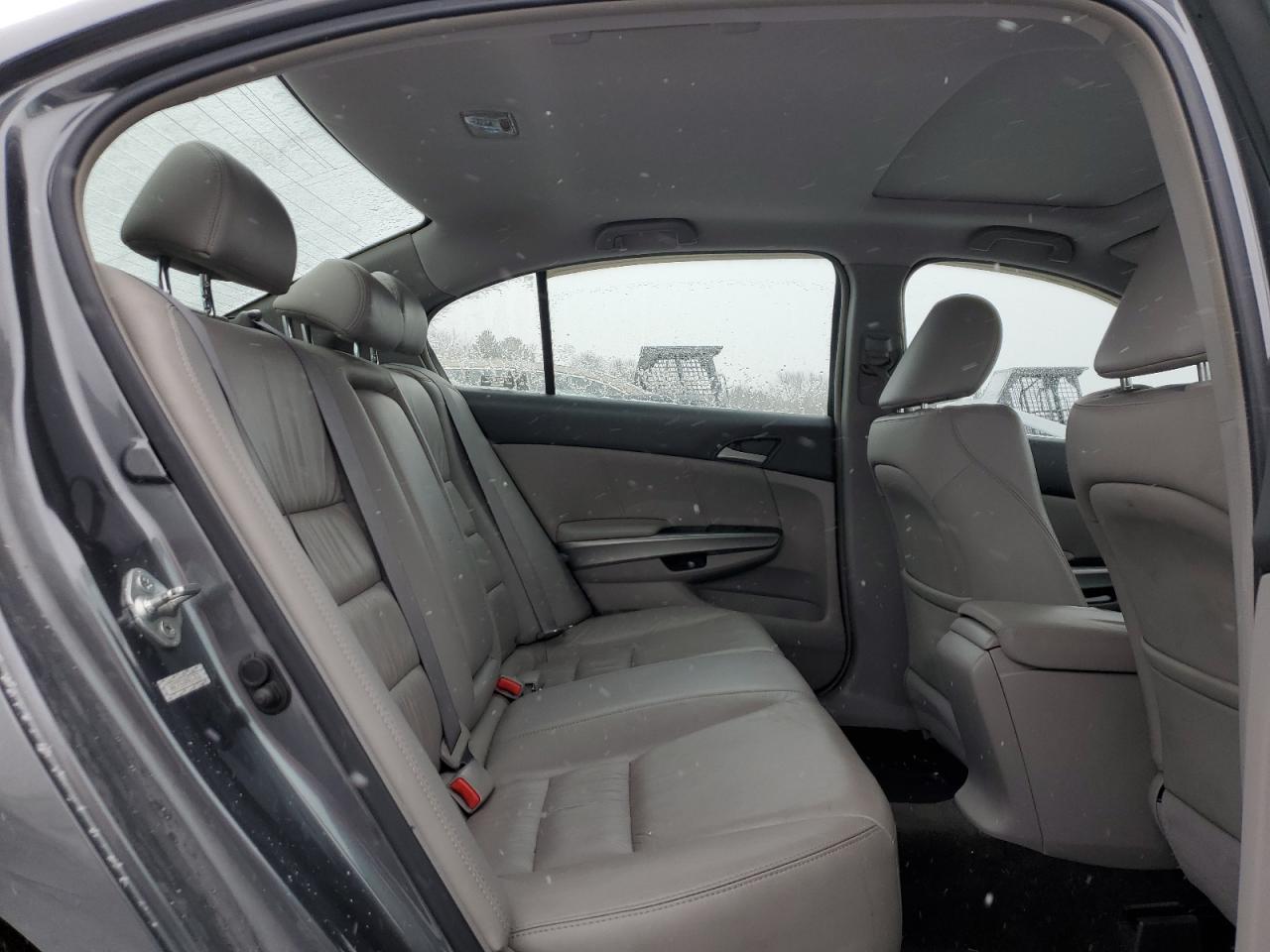 2009 Honda Accord - Image 10