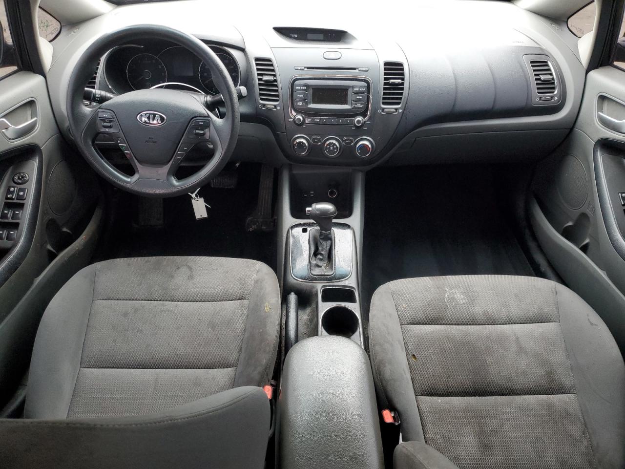 2017 Kia Forte - Image 8